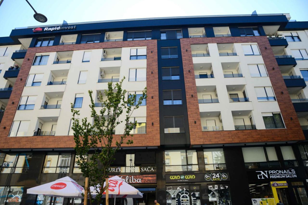 Tesla 70 Apartment With Secure Parking In The Garage 노비사드 외부 사진
